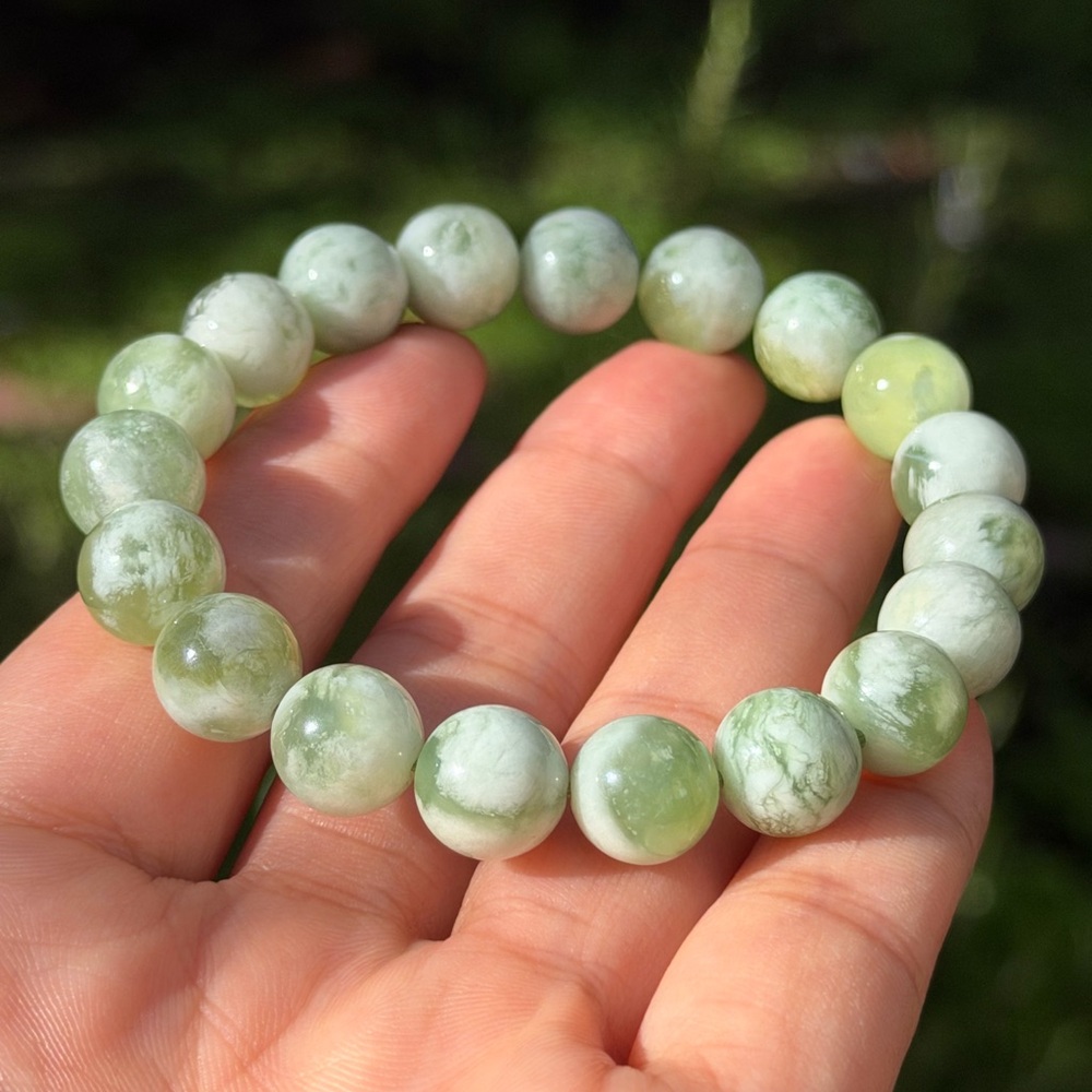 10.5mm stretchable green‎ xiuyu jade bracelet 0548